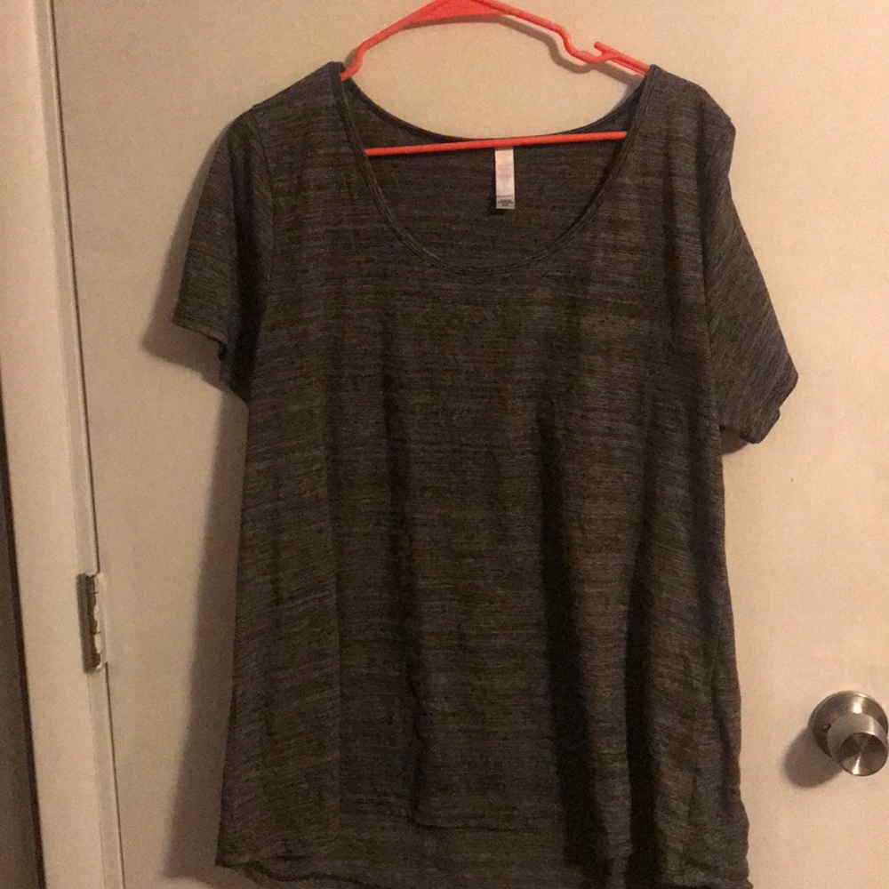 LuLaRoe Classic T!
